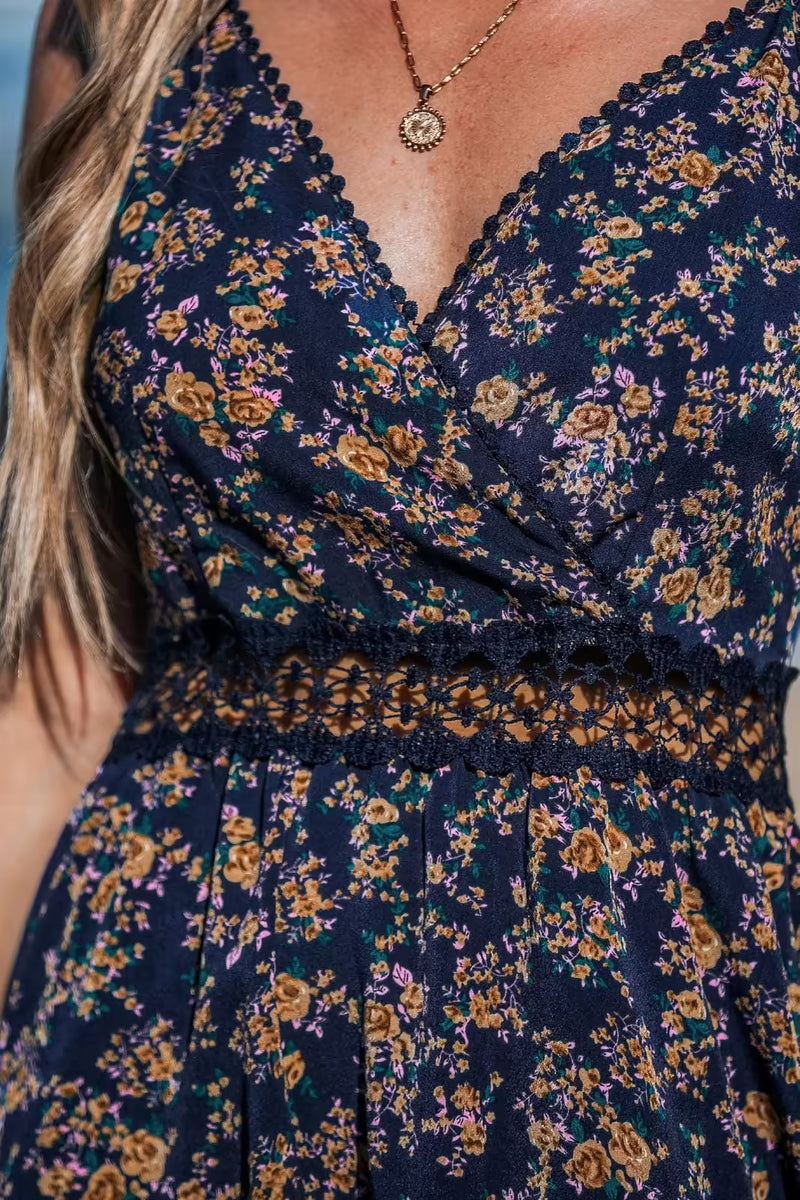 CUPSHE Blue Ditsy Surplice Sleeveless Mini Dress alternate view