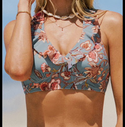 CUPSHE Floral Ruffled Bikini Top image 1
